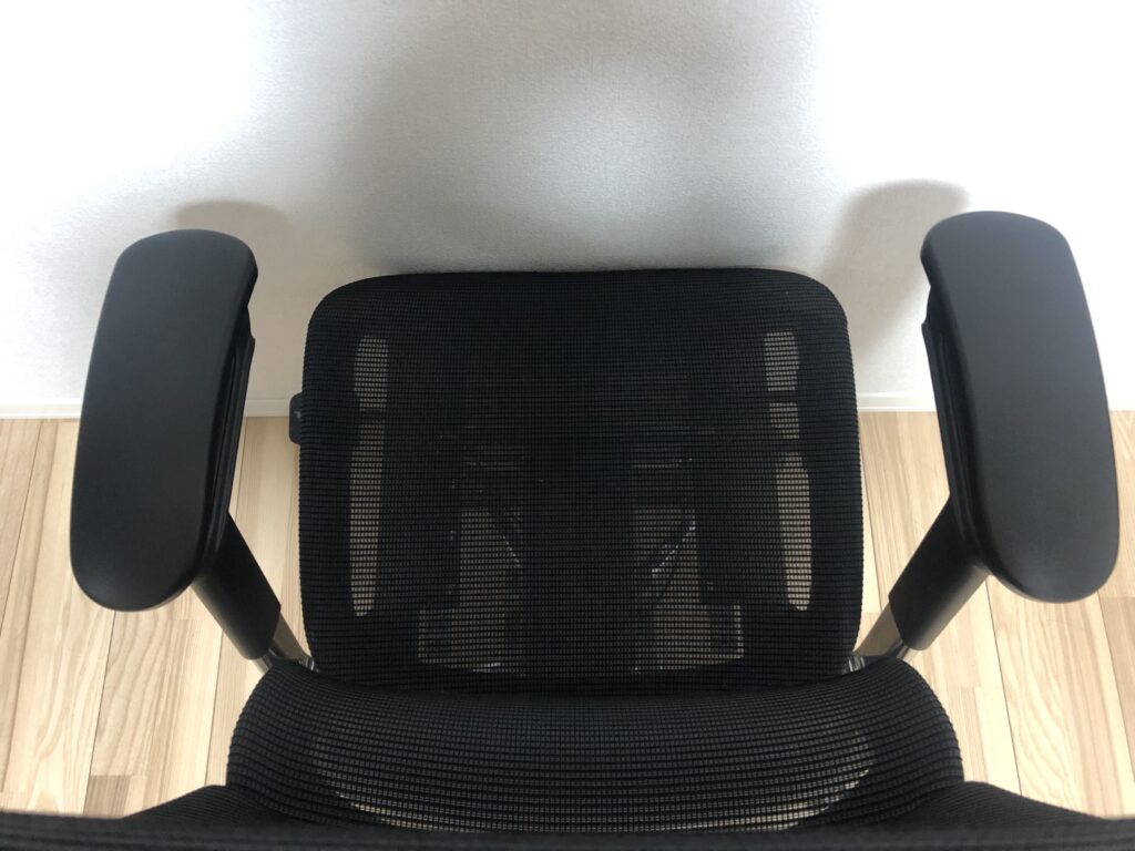 『COFO Chair Premium』4Dアームレスト調節2